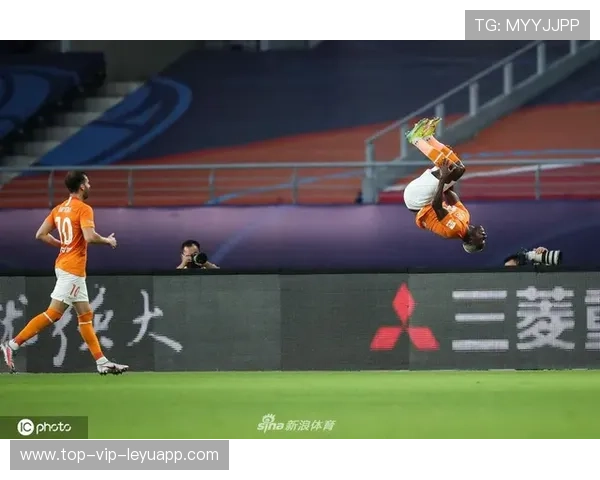 乌鸦外接手状态出色，助力球队取胜，请问乌鸦