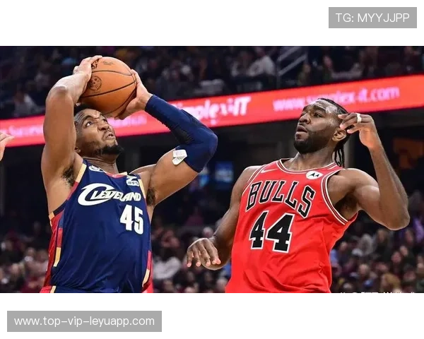 公牛球队节末组织发挥出色完成逆转